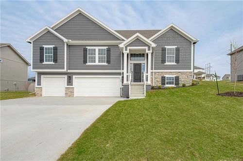 1038 Fir Lane, Liberty, MO, 64068 | Card Image