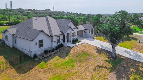104 Lazy Oak Pl, Spicewood, TX, 78669-2288 | Card Image
