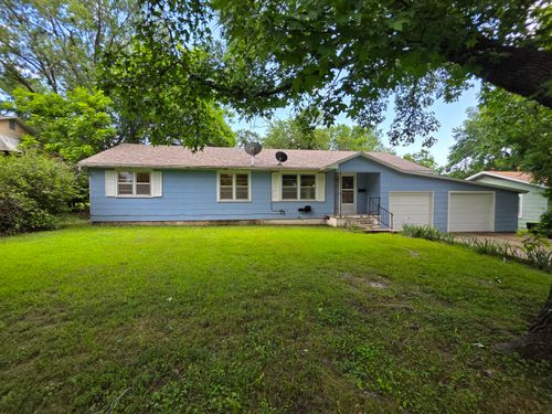 210 W Fields Boulevard, El Dorado Springs, MO, 64744 | Card Image