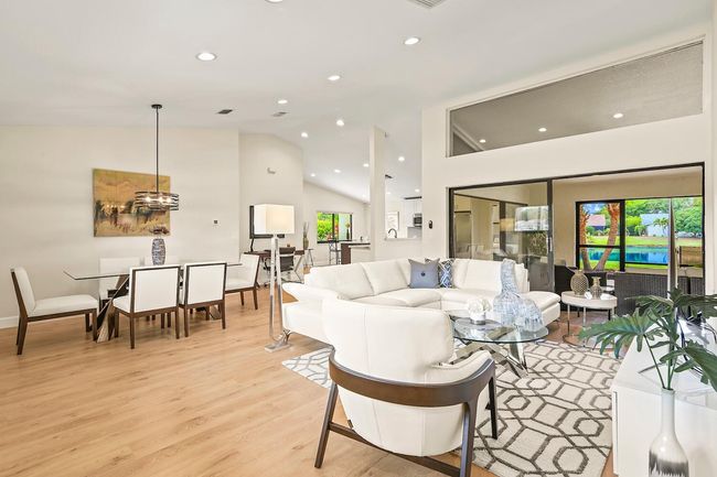 6125 Winding Brooke Way, House other with 2 bedrooms, 2 bathrooms and null parking in Delray Beach FL | Image 6