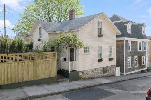 51 William St, Newport, RI, 02840-3306 | Card Image
