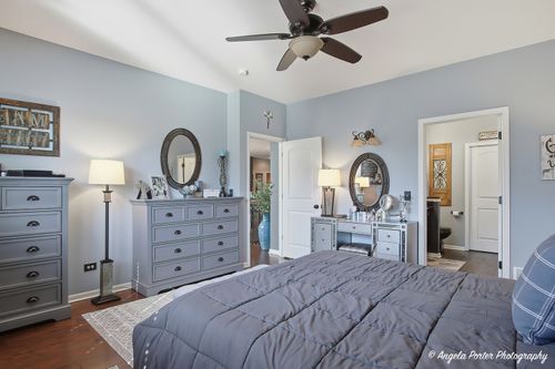 2165 Walnut Glen Blvd, Island Lake, IL, 60042-8834 | Card Image