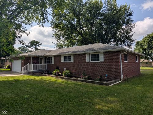 911 10th St, Greensburg, IN, 47240-8219 | Card Image