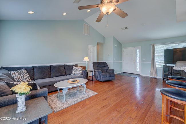 71 Twin Oaks Dr, House other with 3 bedrooms, 3 bathrooms and null parking in Hampstead NC | Image 7