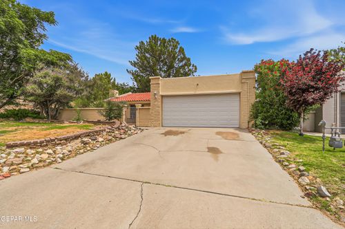 130 S Apache Gold Loop, Santa Teresa, NM, 88008-9444 | Card Image