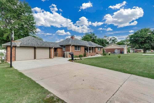 110 S Tyler Rd, Wichita, KS, 67209-1435 | Card Image