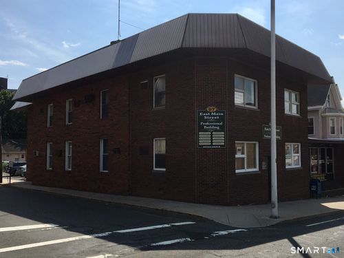 99 Kent Ct, Meriden, CT, 06450-8132 | Card Image