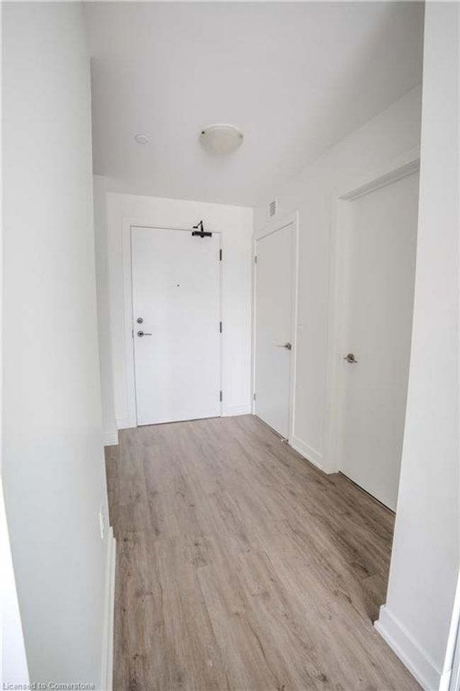 202 - 600 N Service Rd, House attached with 1 bedrooms, 1 bathrooms and 1 parking in Stoney Creek ON | Image 9