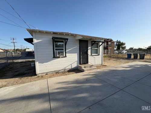 316 Fremont St, Delano, CA, 93215-2708 | Card Image