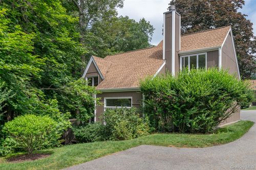 5 Grove Mews, Chappaqua, NY, 10514-3709 | Card Image
