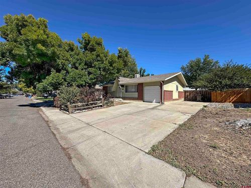 1413 Chatam Dr, Montrose, CO, 81401-5122 | Card Image