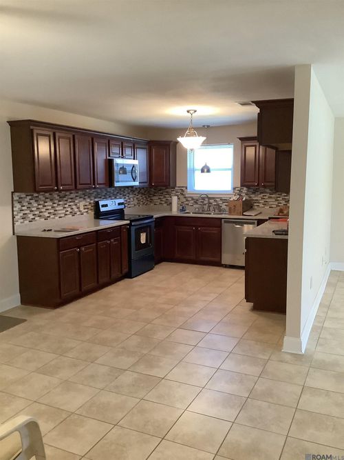 16828 Bristoe Ave, Baton Rouge, LA, 70816-3390 | Card Image
