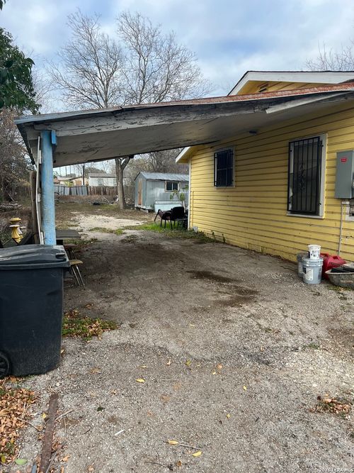 3939 Culebra Rd, San Antonio, TX, 78228-5822 | Card Image