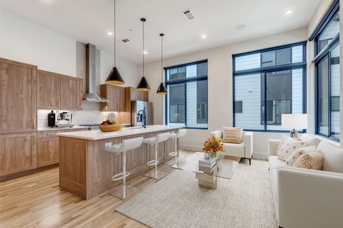 502-5609 Live Oak St, Dallas, TX, 75206-8015 | Card Image