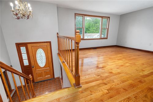 21 Diana Ave, Smithfield, RI, 02917-2825 | Card Image