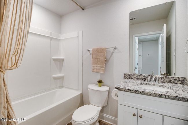 Townhome upstairs bath | Image 18