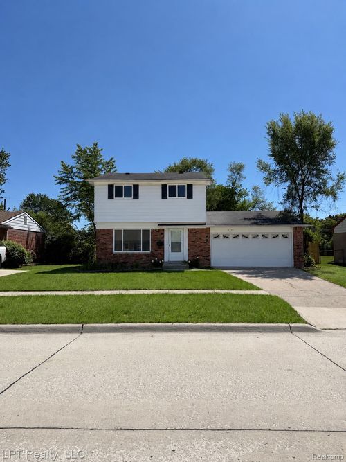 1241 Selma St, Westland, MI, 48186-4072 | Card Image