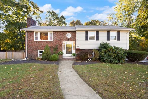 15 South St, Reading, MA, 01867-3761 | Card Image