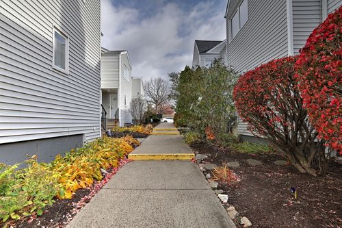 h811-1480 Capitol Ave, Bridgeport, CT, 06604-1600 | Card Image