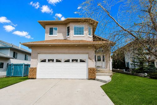 8821 120 Ave, Grande Prairie, AB, T8X1M7 | Card Image