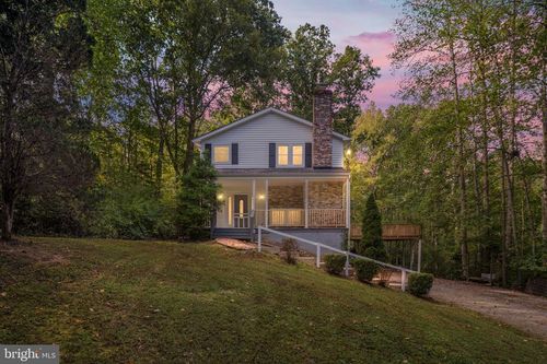 8610 Engleman Ln, SPOTSYLVANIA, VA, 22551-3414 | Card Image