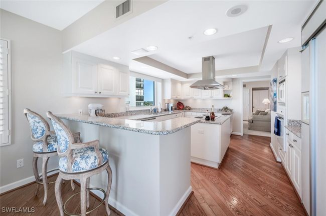 APT-1004 - 8231 Bay Colony Dr, Condo with 2 bedrooms, 3 bathrooms and null parking in NAPLES FL | Image 15