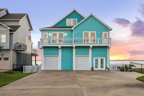 1640 Windsong Way, Tiki Island, TX, 77554-8161 | Card Image