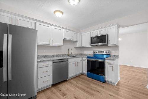 246 El Conquistador Pl, Louisville, KY, 40220-2164 | Card Image