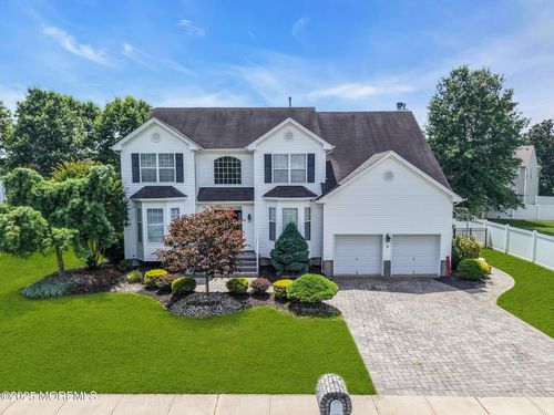 8 Cabin Brook Cres, Manchester, NJ, 08759-5047 | Card Image