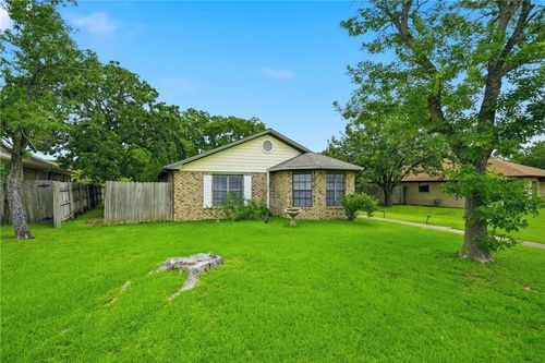 4013 Tiffany Trail, College Station, TX, 77845 | Card Image