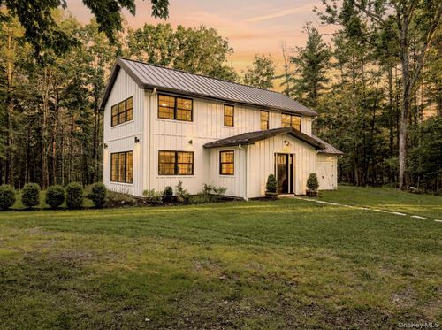640 Acorn Hill Rd, Olivebridge, NY, 12461-5442 | Card Image