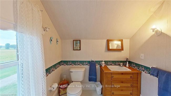 75551 Bluewater Highway, Home with 4 bedrooms, 1 bathrooms and 10 parking in Huron ON | Image 22