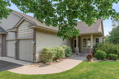 2750 Park View Ct, Little Canada, MN, 55117-4158 | Card Image