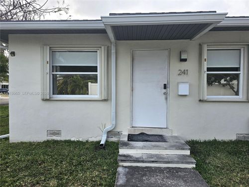 1-2-241 Ne 1st Ter, Dania Beach, FL, 33004-4802 | Card Image