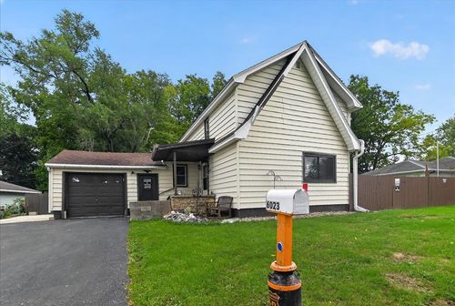 6023 Merrill Street, McFarland, WI, 53558 | Card Image