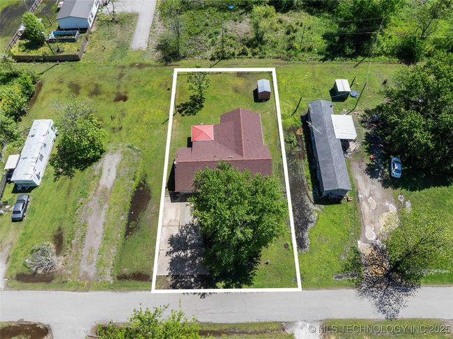311 N 1 St St, House other with 3 bedrooms, 2 bathrooms and null parking in Porum OK | Image 28