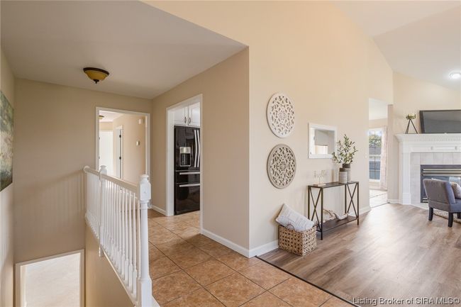 302 Saddleback Dr, Home with 3 bedrooms, 2 bathrooms and null parking in Charlestown IN | Image 8