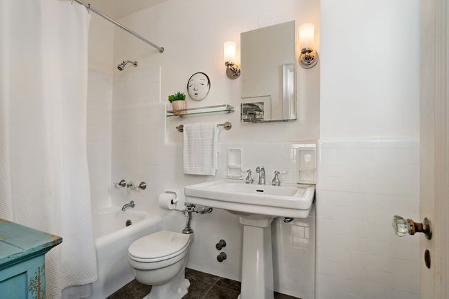 APT-4A - 3500 N Lake Shore Dr, Home with 2 bedrooms, 3 bathrooms and null parking in CHICAGO IL | Image 19