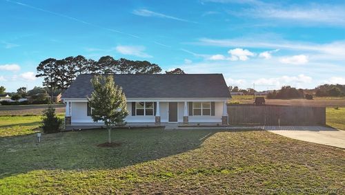 140 Dennings Farm Ln, Benson, NC, 27504-8095 | Card Image