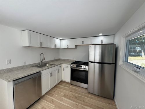 unit-e11-658 Sound Ave, Calverton, NY, 11933-1048 | Card Image