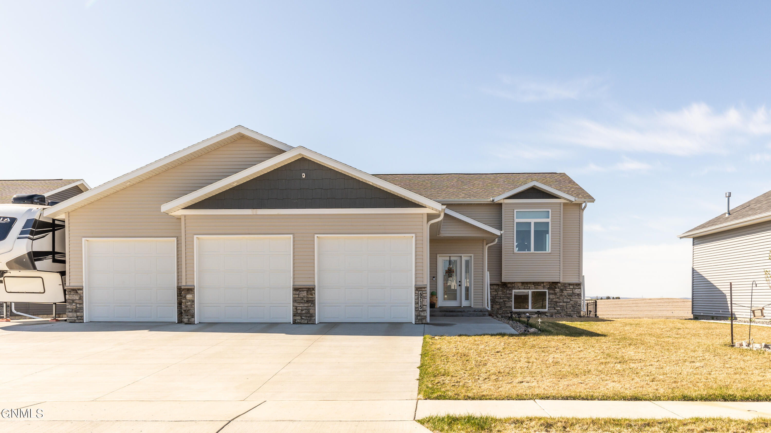 Gold Dr, Bismarck, ND 58503