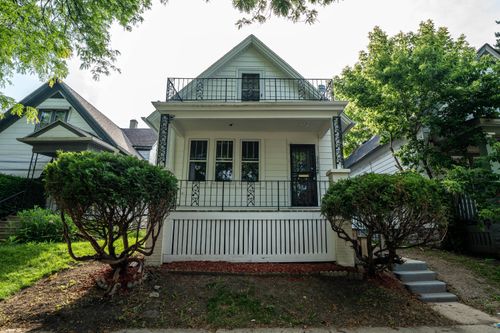 3206 N 11th St, Milwaukee, WI, 53206-2749 | Card Image