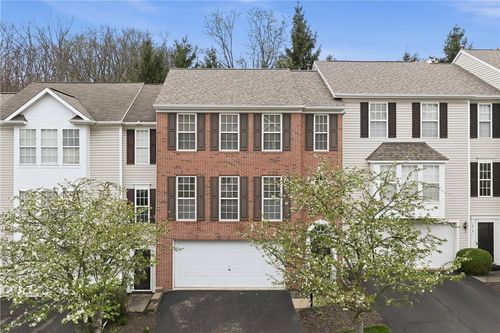 617 Village Green Blvd E, Mars, PA, 16046-4819 | Card Image