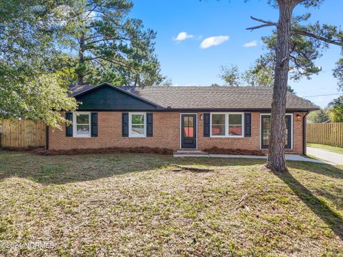 6 High St, Castle Hayne, NC, 28429-5354 | Card Image