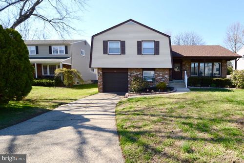 15 N Syracuse Drive, CHERRY HILL, NJ, 08034 | Card Image