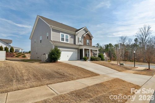 930 Parkland Pl Nw, Concord, NC, 28027-8693 | Card Image