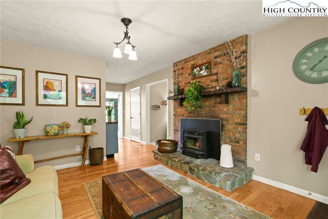 157 Twisted Laurel Ln, House other with 3 bedrooms, 2 bathrooms and null parking in Blowing Rock NC | Image 25