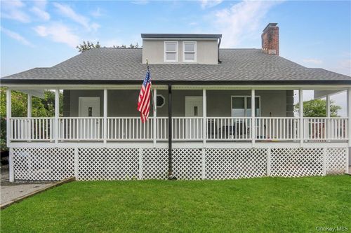 7 Meadow St, Goldens Bridge, NY, 10526-1005 | Card Image