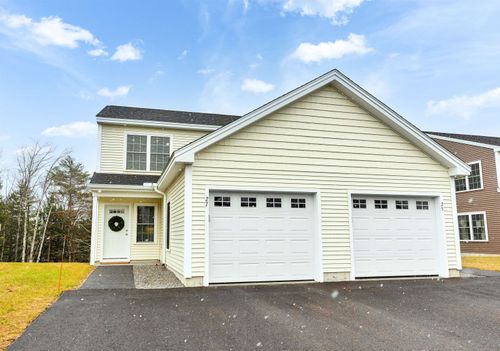 27 Trails Edge Cmns, Peterborough, NH, 03458-2120 | Card Image