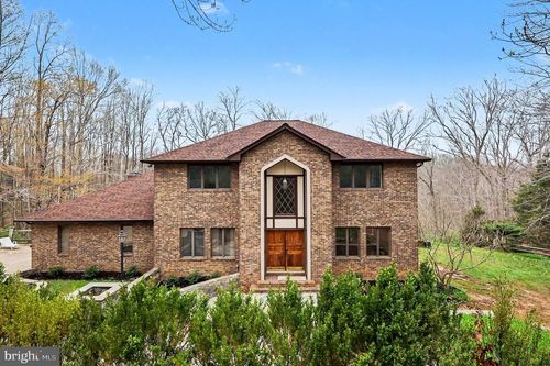 8406 Cathedral Forest Dr, FAIRFAX STATION, VA, 22039-2747 | Card Image